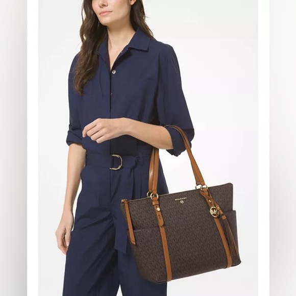 Michael Kors Signature Sullivan Large Top Zip Tote - Picture 5 of 14